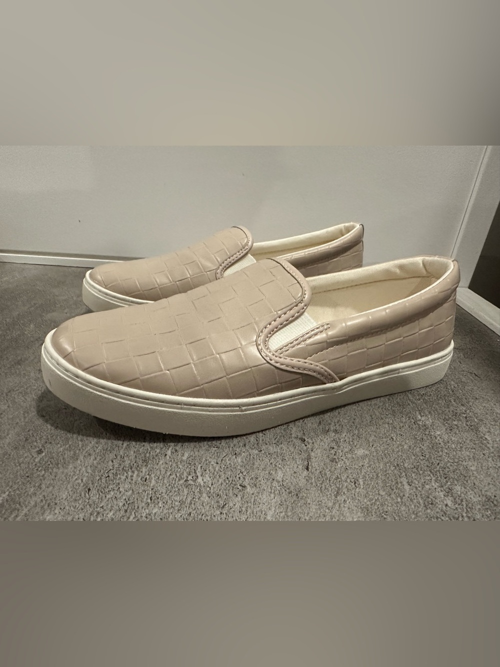 Old Navy Women's Slip-On Loafers in Light Taupe Pink Size 7